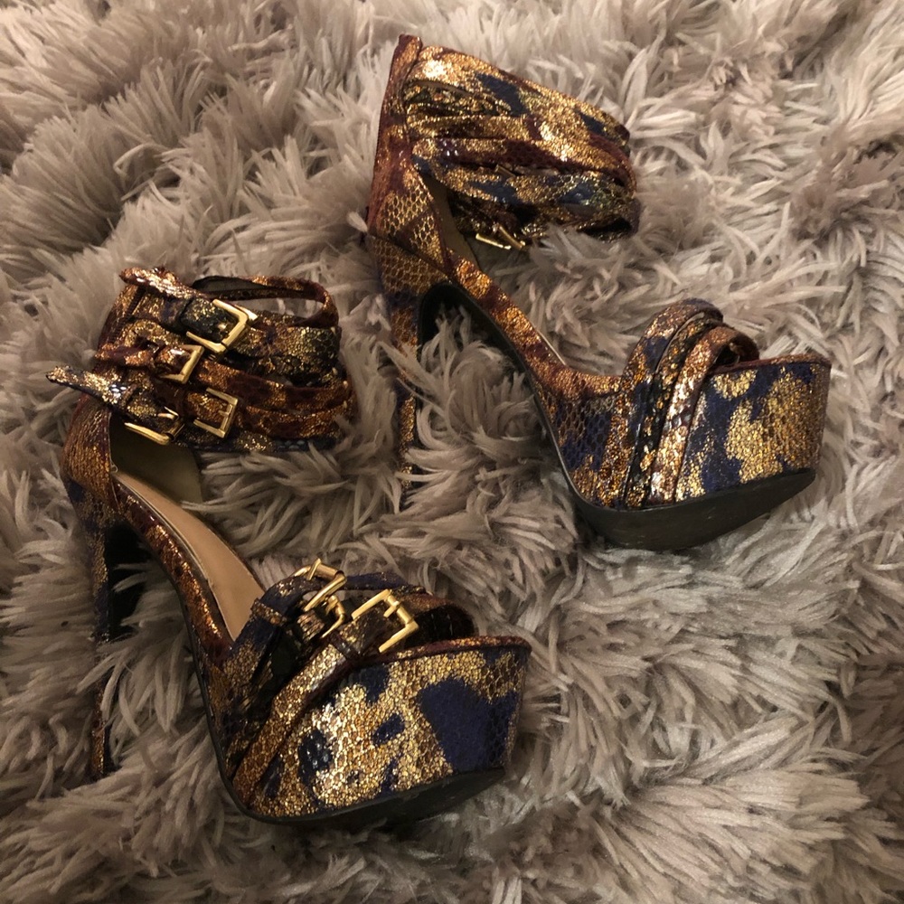 Open-toe Platform Sandals